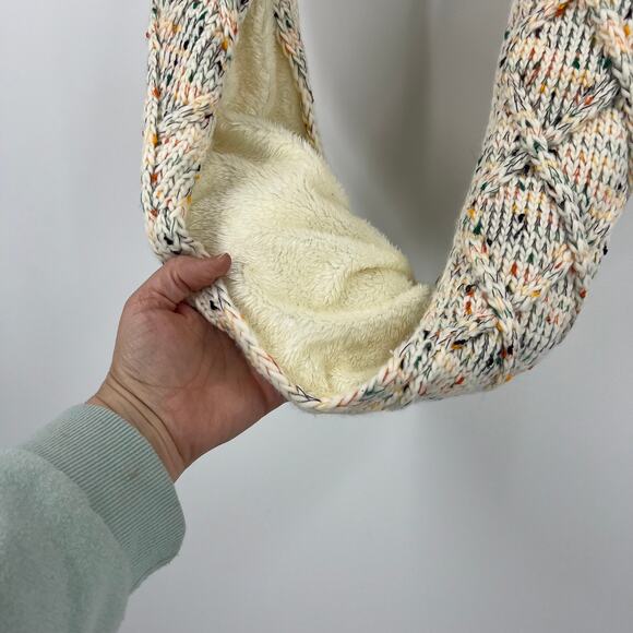 Rook Sherpa Lined Crochet Infinity Winter Scarf Warm Ivory & Speckeld NWT - Picture 2 of 8